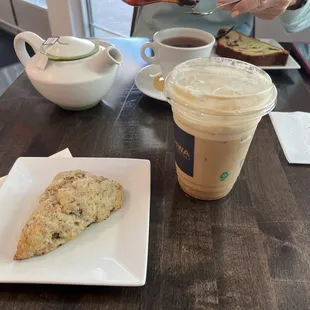 Sausage and gravy scone, aloha coffee and the crest tea pot ever! Super cute little business! Excited to find it.