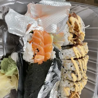 Salmon Hand Roll