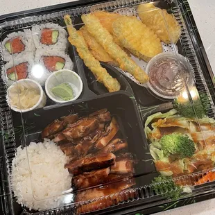 Chicken bento- good | IG @veryhangrymary