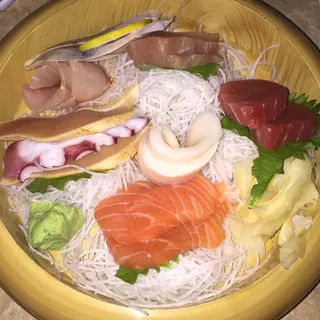 Sashimi Deluxe Platter