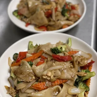 Drunken noodles with chicken