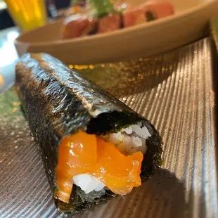 Miso salmon handroll