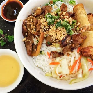 44. Vermicelli with Egg Roll
