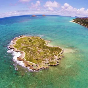 Flat Island 'Popoi`a' is the closest kayaking destination from Kailua Beach Park.