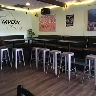 the seating and tables