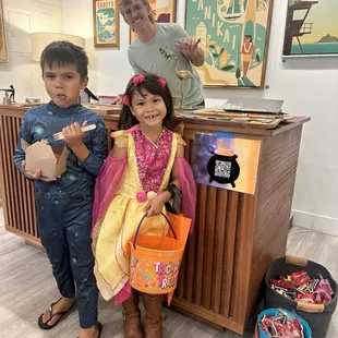 Nick Kuchar store was great to support the keiki trick of treating