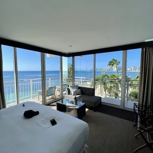 Kaimana Beach Hotel