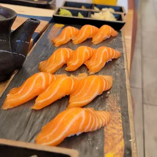 Salmon nigiri!
