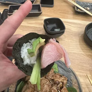 Yellowtail Handroll