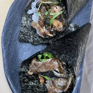 Salmon Skin Handroll