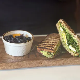 Viva Sandwich with fruit