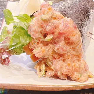 Spicy tuna hand roll