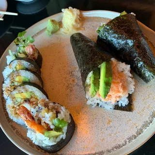 Spicy scallop hand roll