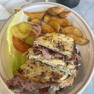 Reuben sandwich with fries