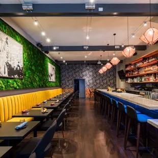 sushi and sashimi, interior