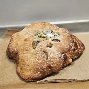 Pistachio croissant