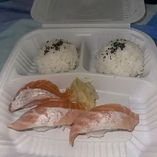 Sake Salmon nigiri