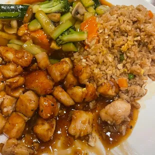 Chicken fried rice with vegetables