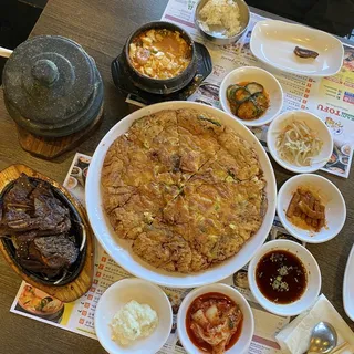 Korean Style Assorted Seafood Pancake
