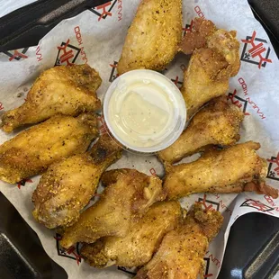 DELICIOUS zesty dry and lemon cracked black pepper wings!!