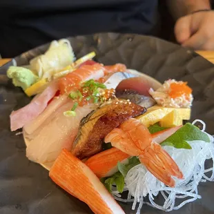 B5. Chirashi Donburi &amp; G10. Chirashi Don (same thing)