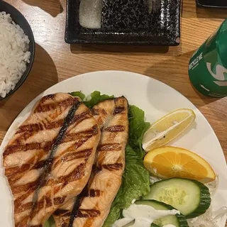 C5. Salmon Shioyaki Lunch
