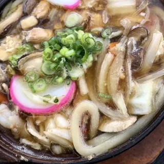 D5. Seafood Udon