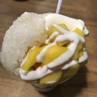 Mango sticky rice soft serve (non-dairy!)