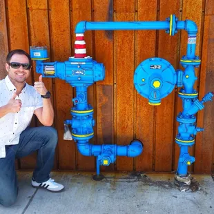 Love the exterior and interior decor! Relaxed, casual, fun environment