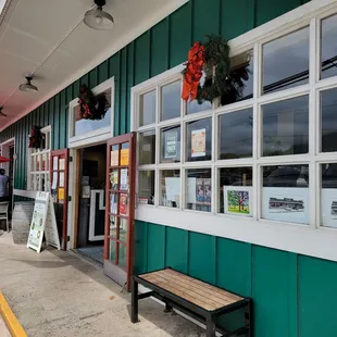 the outside of the restaurant