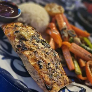 Amazing Flavora and textures! Vegetables and sooooooo good.