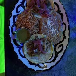 Combo plate  - carnitas tacos