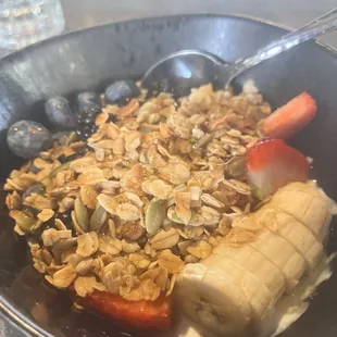 Gluten free granola (w/coconut flakes) &amp; yogurt