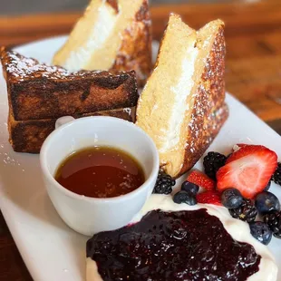 Lemon Ricotta French Toast | Instagram: gaogirlsgrubbin