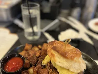 Olive Lounge & Grill