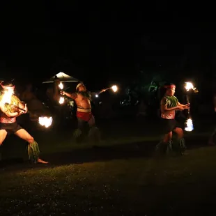 Special Samoan Fire Knife Spectacle!