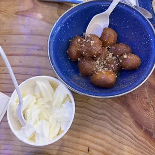 Loukoumades - Loukoumades