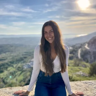 Dalia V.