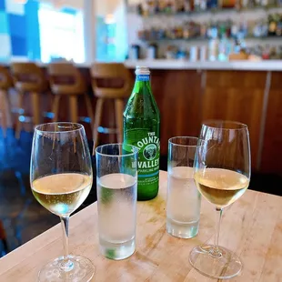 Wine pairing, starting with champagne| IG: happyfoodieoc