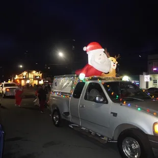 KALIHI Christmas parade *11/29/24 Friday