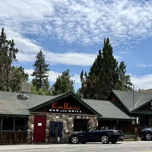 Don&apos;t blink or you might miss it. The outside looks like every other place around Big Bear.