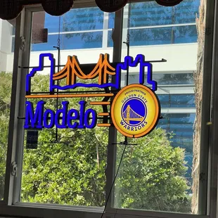 Modelo / Golden State Warriors