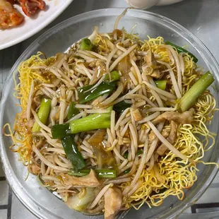 Stir-Fried noodles with pork