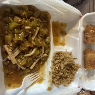 Chicken Chow Mein  Lunch meat strips of chicken are dark processed deli type of cheap meat!