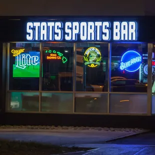 Stats Sports Bar Main Sign
