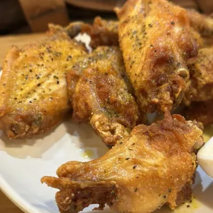 Lemon pepper wings 6 pieces