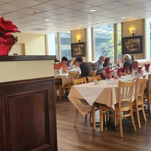 Restaurant area with new booths