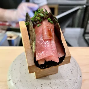 Negitoro - Medium fatty tuna, caviar, chives