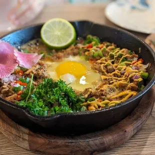 Sizzling sisig