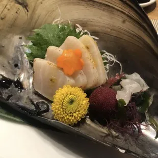 Tairagai sashimi